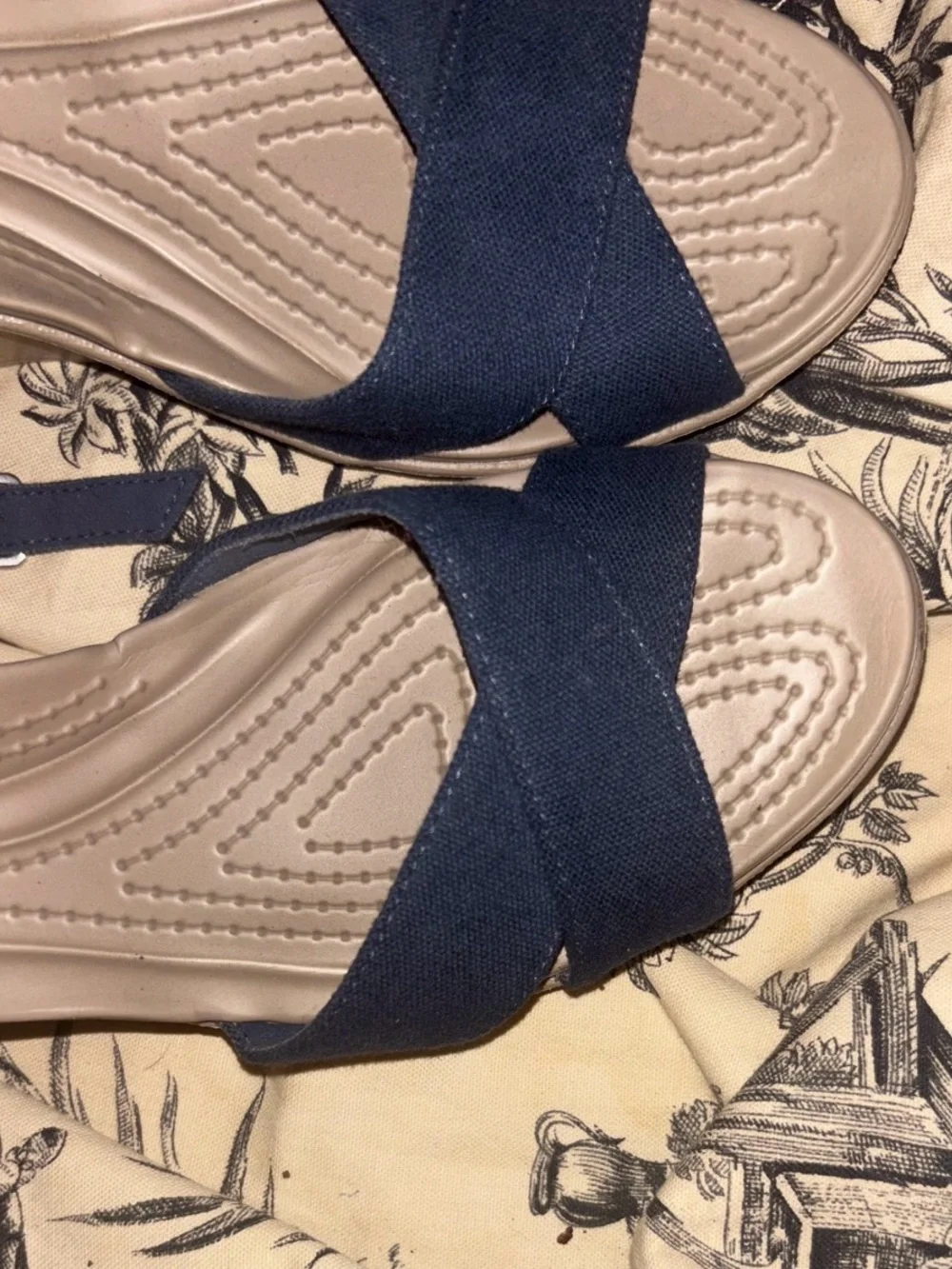 Crocs Women's Leigh II Ankle Strap Wedges 9